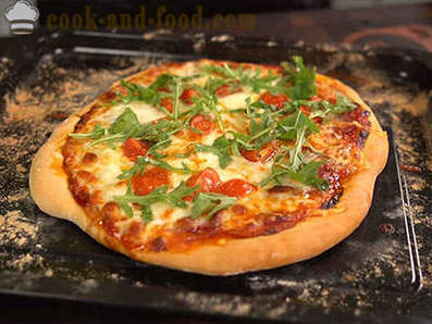 Pizza füstölt kolbász - a legegyszerűbb recept