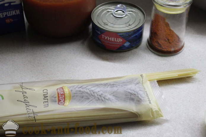 Spagetti tonhallal konzerv paradicsomos-tejszínes mártásban - mindkettő ízletes főzni spagetti, lépésről lépésre recept fotók