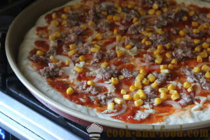 Élesztő pizza hússal és sajttal otthon - lépésről lépésre fotó-pizza recept darált hússal a sütőben