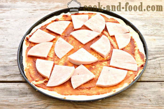 Házi pizza kolbász kovásztalan tésztát -, hogyan kell sütni egy pizza leveles tészta, egy lépésről lépésre recept fotók