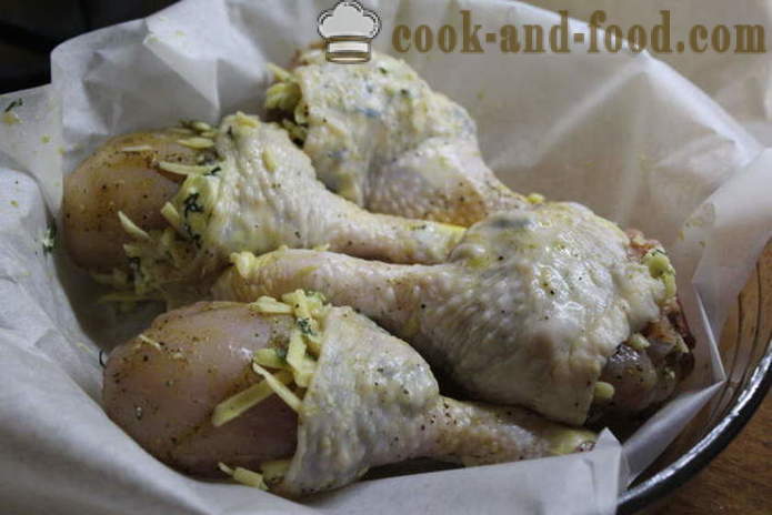 Töltött csirkecomb a sütőben - hogyan kell főzni egy finom csirkecomb, lépésről lépésre recept fotók