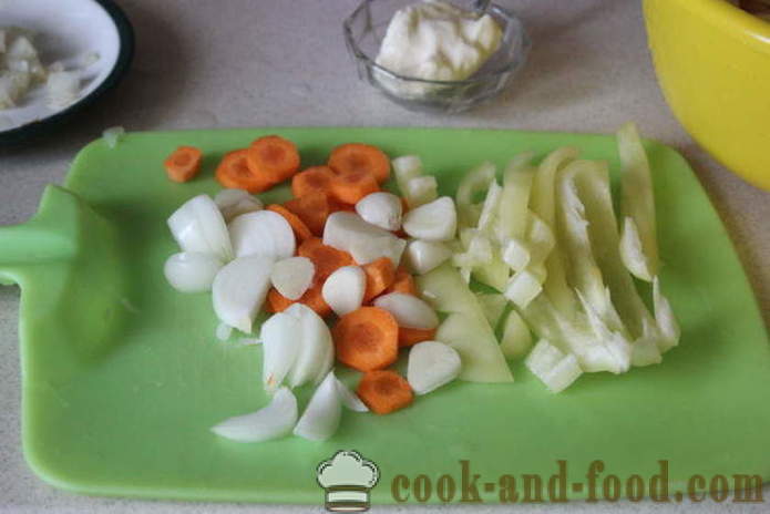 Fiatal burgonyát egy fazék kolbász és zöldségek - hogyan kell főzni egy sült a kemencében a fiatal burgonya, lépésről lépésre recept fotók