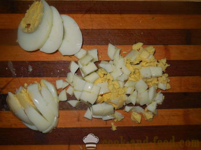 Sütemények tojással és a hagymát egy serpenyőben -, hogyan kell sütni kovásztalan zsemle, lépésről lépésre recept fotók