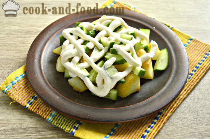 Meleg saláta burgonyával és majonézzel - hogyan kell főzni egy meleg saláta burgonya, egy lépésről lépésre recept fotók