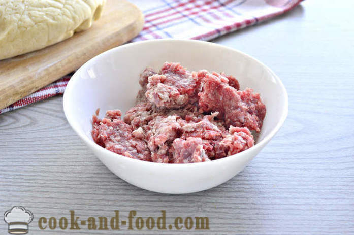 Hús pogácsákat a tészta -, hogyan kell sütni piték hús kelt tészta, egy lépésről lépésre recept fotók