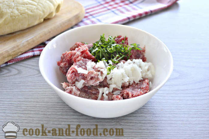 Hús pogácsákat a tészta -, hogyan kell sütni piték hús kelt tészta, egy lépésről lépésre recept fotók