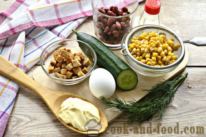 Saláta konzerv bab és kekszet - hogyan lehet egy bab saláta krutonnal, lépésről lépésre recept fotók