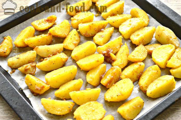 Sült burgonya szeleteket a sütőbe fokhagymával és szójaszósszal - mind finom sült krumpli a sütőben, a lépésről lépésre recept fotók