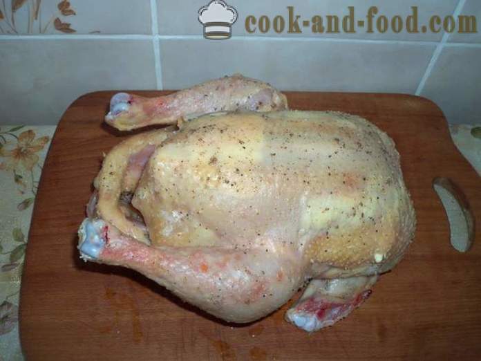 Egy egész csirkét a sütőbe egy fóliával - mint egy finom sült csirke a sütőben egész, lépésről lépésre recept fotók