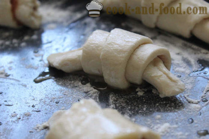 Croissant-t a kész leveles tészta - hogyan croissant lekvárral a tésztát, egy lépésről lépésre recept fotók