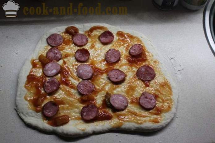 Stromboli - pizza tekercs kelt tészta, hogyan lehet pizza egy tekercs, egy lépésről lépésre recept fotók