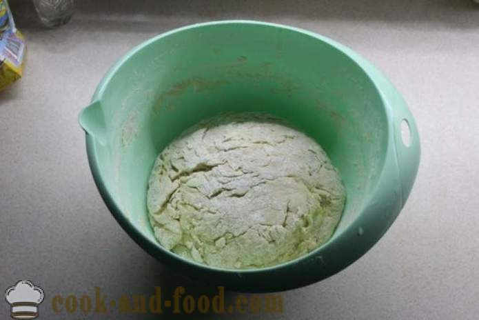 Édes pite-fonat mazsola -, hogyan lehet egy fonott kelt tészta, egy lépésről lépésre recept fotók