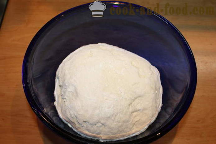 Vaj élesztő tészta zsemle - hogyan lehet vajat élesztő tésztát zsemlét, egy lépésről lépésre recept fotók