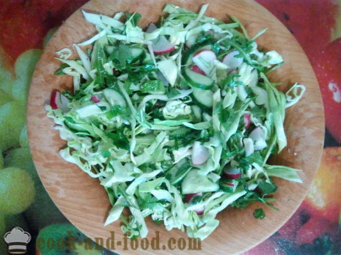A legfinomabb saláta rukkolával és zöldségek - hogyan kell elkészíteni a saláta rukkolával, lépésről lépésre recept fotók