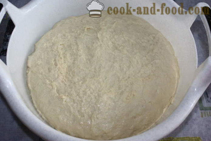 Húsvéti torta mandula és mazsola, tej -, hogyan kell sütni egy tortát a sütő, a lépésről lépésre recept fotók