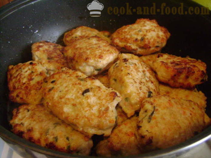 Juicy csirke szelet sárgarépa, hagyma - hogyan lehet zamatos csirke szelet a serpenyőben, lépésről lépésre recept fotók