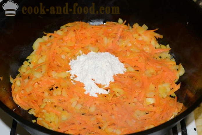 Csirkecomb párolt hagyma, sárgarépa és uborka -, hogyan kell főzni egy finom csirkecomb egy serpenyőben, egy lépésről lépésre recept fotók