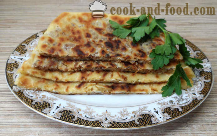 Gözleme török ​​kenyér hús vagy sajt, zöldek és a burgonya -, hogyan kell főzni török ​​zsemle, lépésről lépésre recept fotók