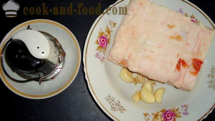 Ízletes előétel szalonnát és a fokhagymát egy húsdaráló - hogyan lehet apróra vágott szalonna, fokhagymás lépésről lépésre recept fotók