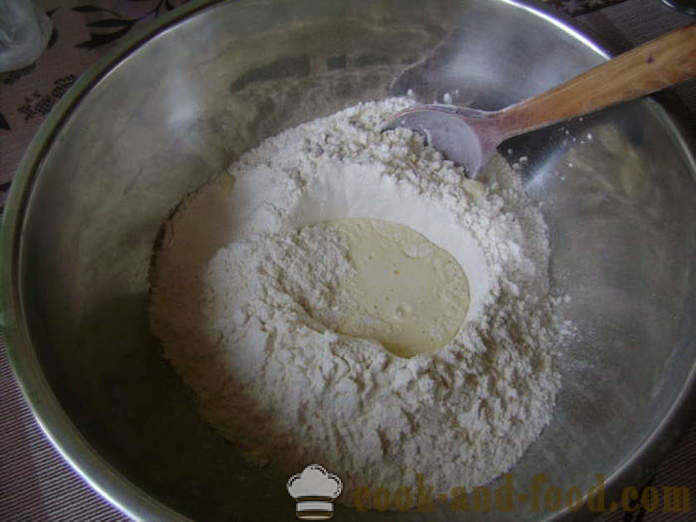 A tészta a gombócokat tejföllel és vízzel - hogyan gyúrjuk a tésztát gombóc, lépésről lépésre recept fotók