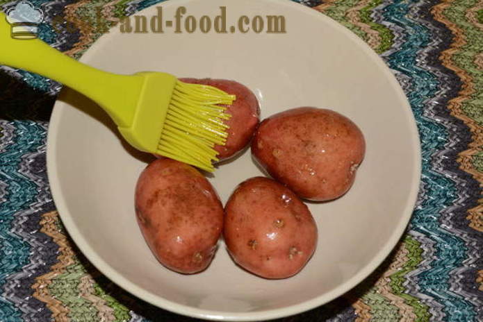 Gyors sült krumpli a mikrohullámú - milyen finom sült krumplit a mikrohullámú sütőt a bőr, a lépésről lépésre recept fotók