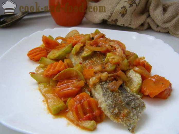 Lepényhal sült egy serpenyőben zöldségek és paradicsomszósszal - hogyan kell főzni sült lepényhal filé, lépésről lépésre recept fotók