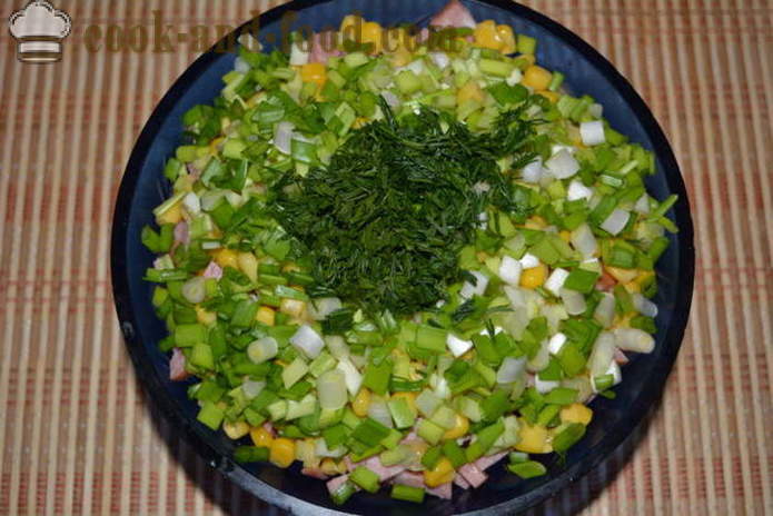 Saláta kínai kel füstölt kolbász, paprika és kukorica konzerv -, hogyan kell elkészíteni a saláta kínai kel a kukorica és a kolbásszal, lépésről lépésre recept fotók