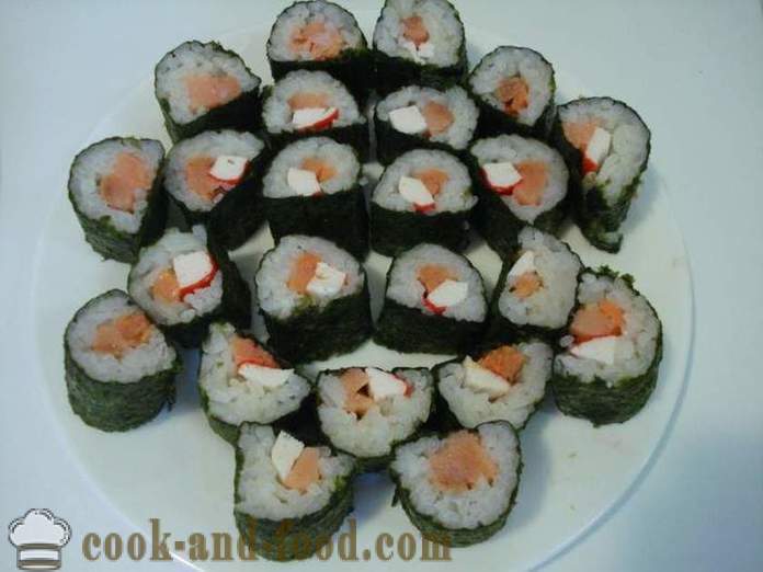 Sushi tekercs rák botok és piros hal - főzés sushi tekercsek otthon, lépésről lépésre recept fotók