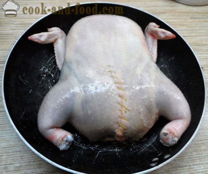 Töltött csirke csont nélkül a sütőben - hogyan kell főzni töltött csirkecomb csont nélkül, lépésről lépésre recept fotók