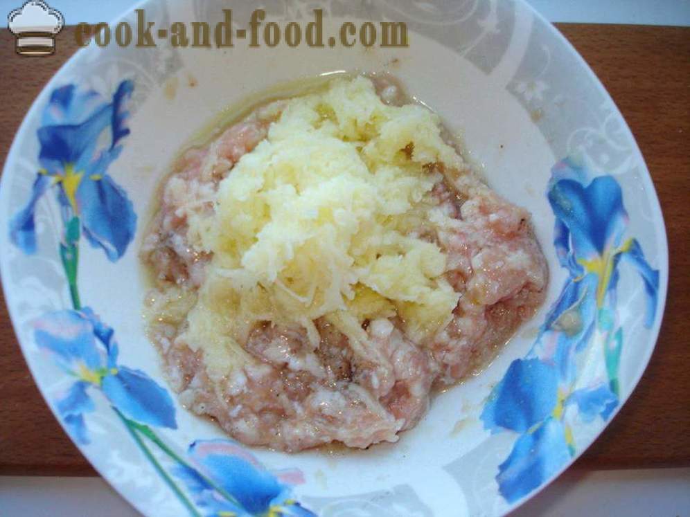 Pasties leveles tészta, krumpli és a hús -, hogyan kell főzni mellbimbótakaróval leveles tészta a sütőben, a lépésről lépésre recept fotók