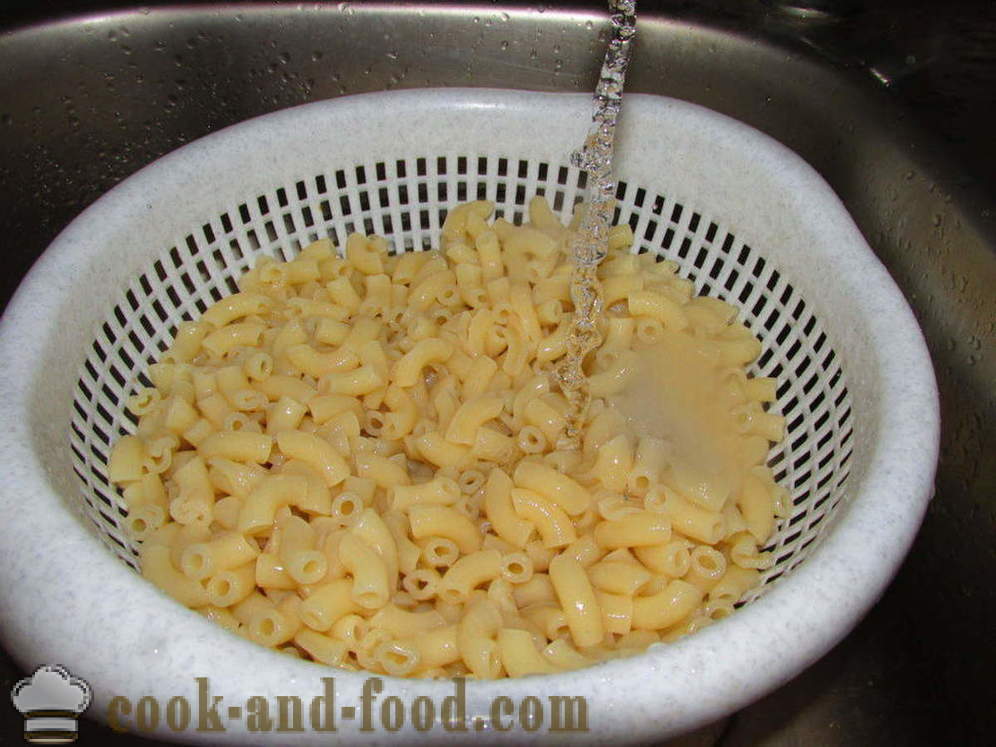 Pasta nautically kolbásszal egy serpenyőben -, hogyan kell főzni finom tészta kolbásszal, lépésről lépésre recept fotók