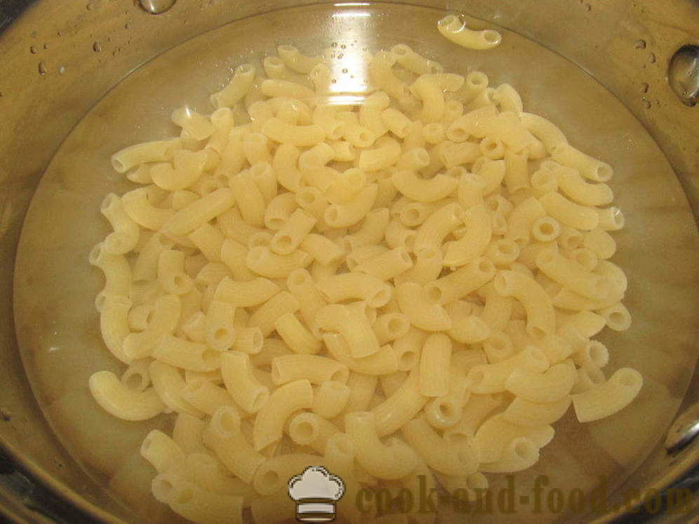 Pasta nautically kolbásszal egy serpenyőben -, hogyan kell főzni finom tészta kolbásszal, lépésről lépésre recept fotók