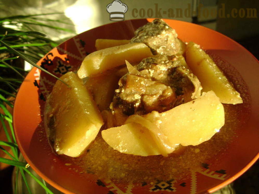 Burgonya pörkölt marhamáj - hogyan kell főzni egy pörkölt burgonya májjal egy serpenyőben, egy lépésről lépésre recept fotók