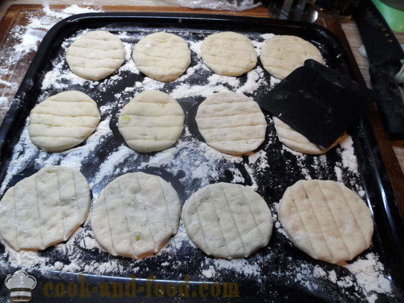 Hagymás kenyér a sütőben vagy hagyma zsemle - mint például, hogyan kell kenyeret sütni, hagyma, lépésről lépésre recept fotók