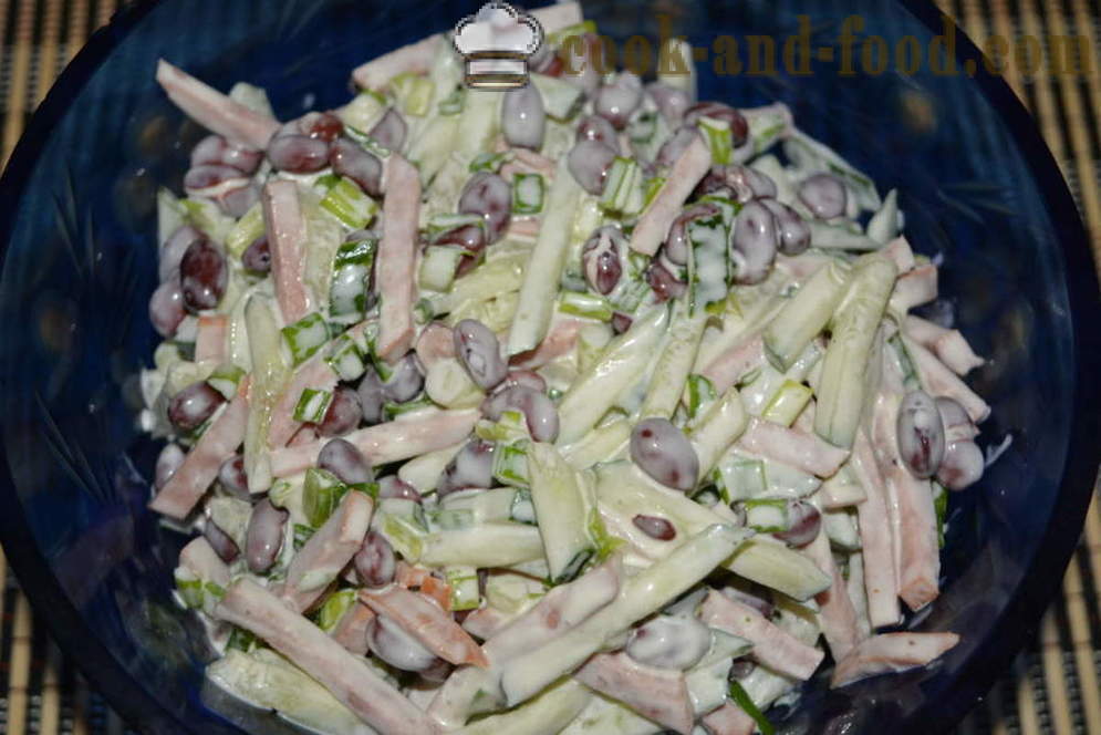Saláta vörös bab és konzerv kolbász - Hogyan készítsünk saláta babbal és füstölt kolbásszal, lépésről lépésre recept fotók