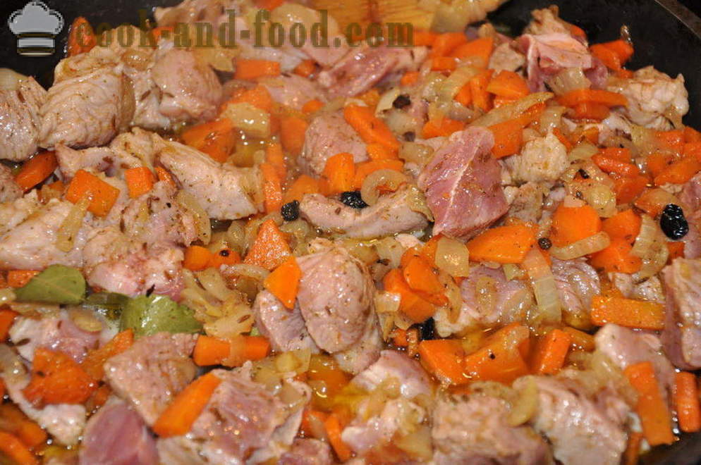 Finom pilaf pilaf sertéshús egy serpenyőben -, hogyan kell főzni pilaf omlós sertéshús a lemezen, lépésről lépésre recept fotók