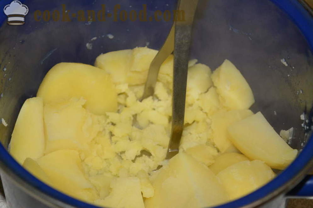 Burgonya leves pirított kenyérkockákkal és szalámi - hogyan lehet leves burgonya, lépésről lépésre recept fotók