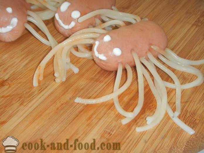 Octopus kolbászok és spagetti - hogyan kell főzni spagetti virslivel a gyermekek számára, lépésről lépésre recept fotók