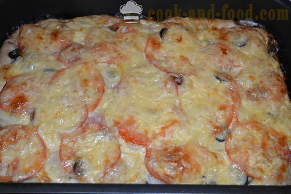 Gyors pizza tejfölös majonézmártással kolbásszal és gombával - hogyan kell főzni egy pizza otthon a sütőben, a lépésről lépésre recept fotók