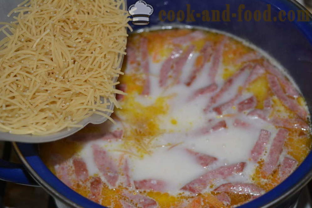 Sajt leves olvasztott sajttal, tésztát és kolbász -, hogyan kell főzni sajt leves ömlesztett sajt, lépésről lépésre recept fotók
