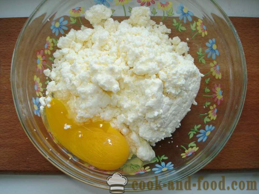 Cheesecakes bogyók mazsola -, hogyan kell főzni cheesecakes egy serpenyőben, egy lépésről lépésre recept fotók