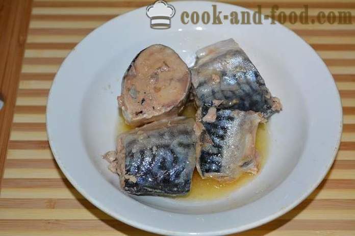 Egy egyszerű recept a tölteléket a pite konzerv hal sütőben - hogyan kell főzni a pite töltelék, lépésről lépésre recept fotók
