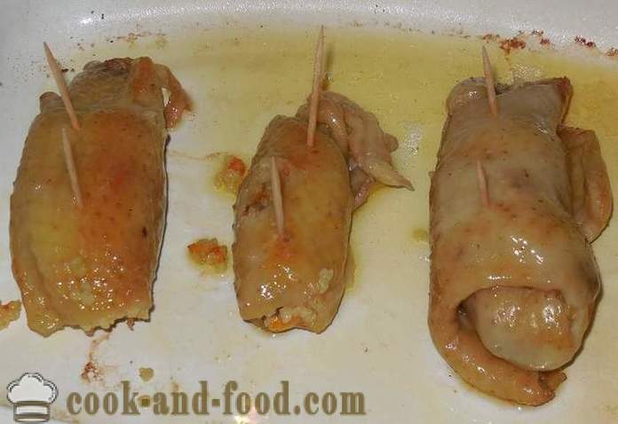 Ízletes roll csirke bőre töltött belsőségek és köles - hogyan kell főzni egy cipó recept egy fotó