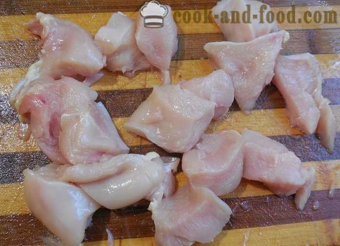 Főzni csirke egy serpenyőben keményítő - lédús és ízletes - a recept egy fotó