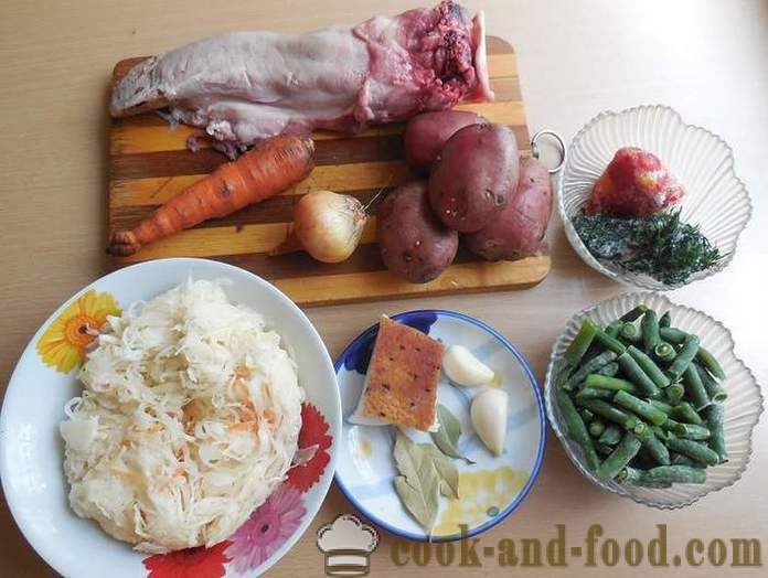 Leves savanyú káposzta multivarka - hogyan kell főzni savanyú leves nyelv és kikészített fokhagymát és szalonnát, egy lépésről lépésre recept fotókkal.