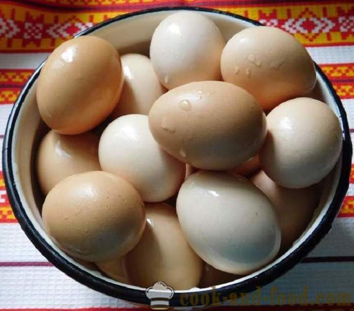 Hogyan kell festeni a tojásokat hagyma bőr mintával vagy egyenletesen - a recept egy fotó - lépésre a megfelelő színű tojást hagyma bőr
