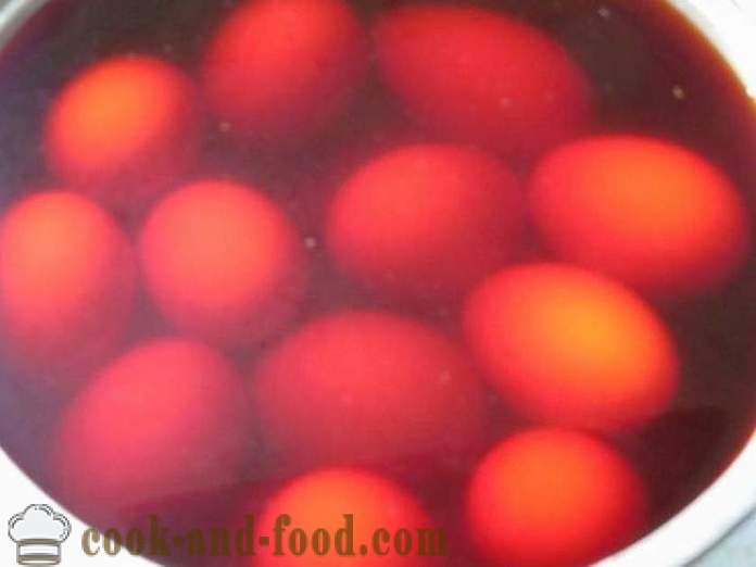 Hogyan kell festeni a tojásokat hagyma bőr mintával vagy egyenletesen - a recept egy fotó - lépésre a megfelelő színű tojást hagyma bőr