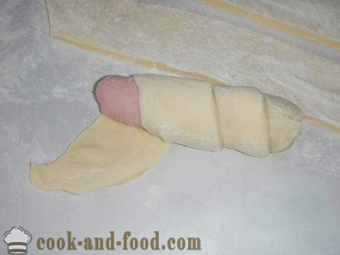 Kolbász a kelt tésztát a sütőben -, hogyan kell főzni sertések takaró otthon, lépésről lépésre recept fotókkal.