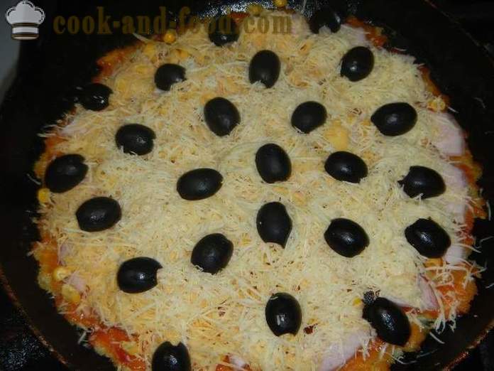 Gyors burgonya pizza a serpenyőben 10 percig, vagy burgonya palacsinta töltelék - hogyan kell főzni egy pizza egy serpenyőben, egy lépésről lépésre recept fotókkal.