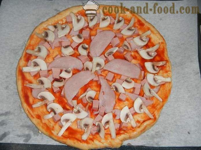 Házi pizza a sütőben - lépésről lépésre recept egy fotót finom pizza tészta élesztő